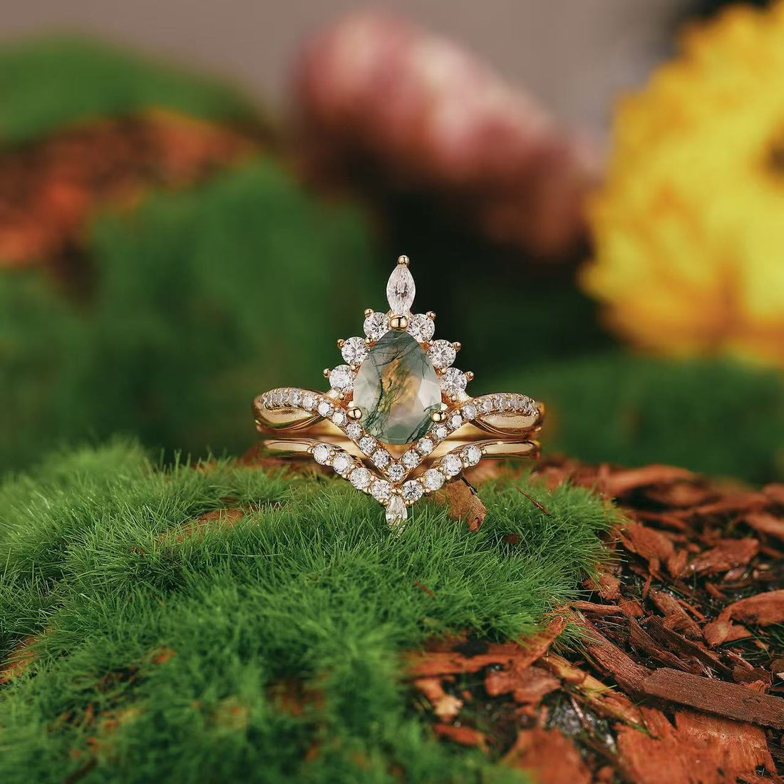 Why Moss Agate is the Perfect Gemstone for a Modern Bride